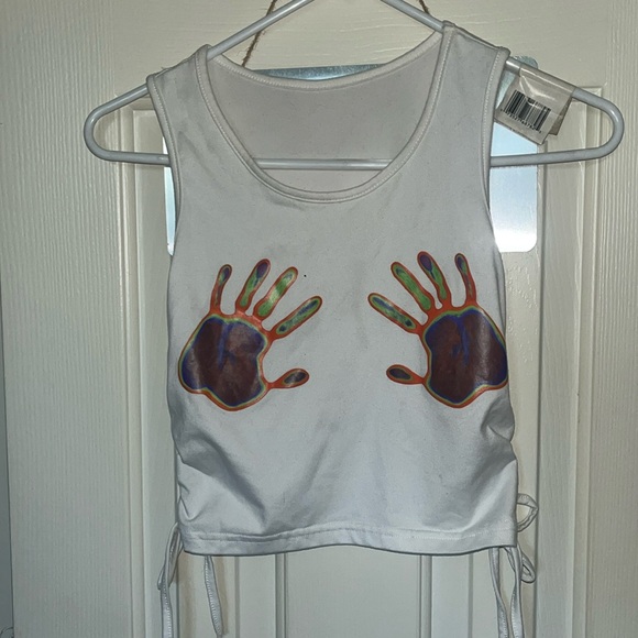 White crop top with vinyl design, ties on the side to adjust the shape - Picture 1 of 8